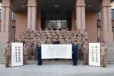 追寻不能忘却的荣光  ——空军某部举办“缅怀革命先烈·弘扬铁军精神”清明特别读书会